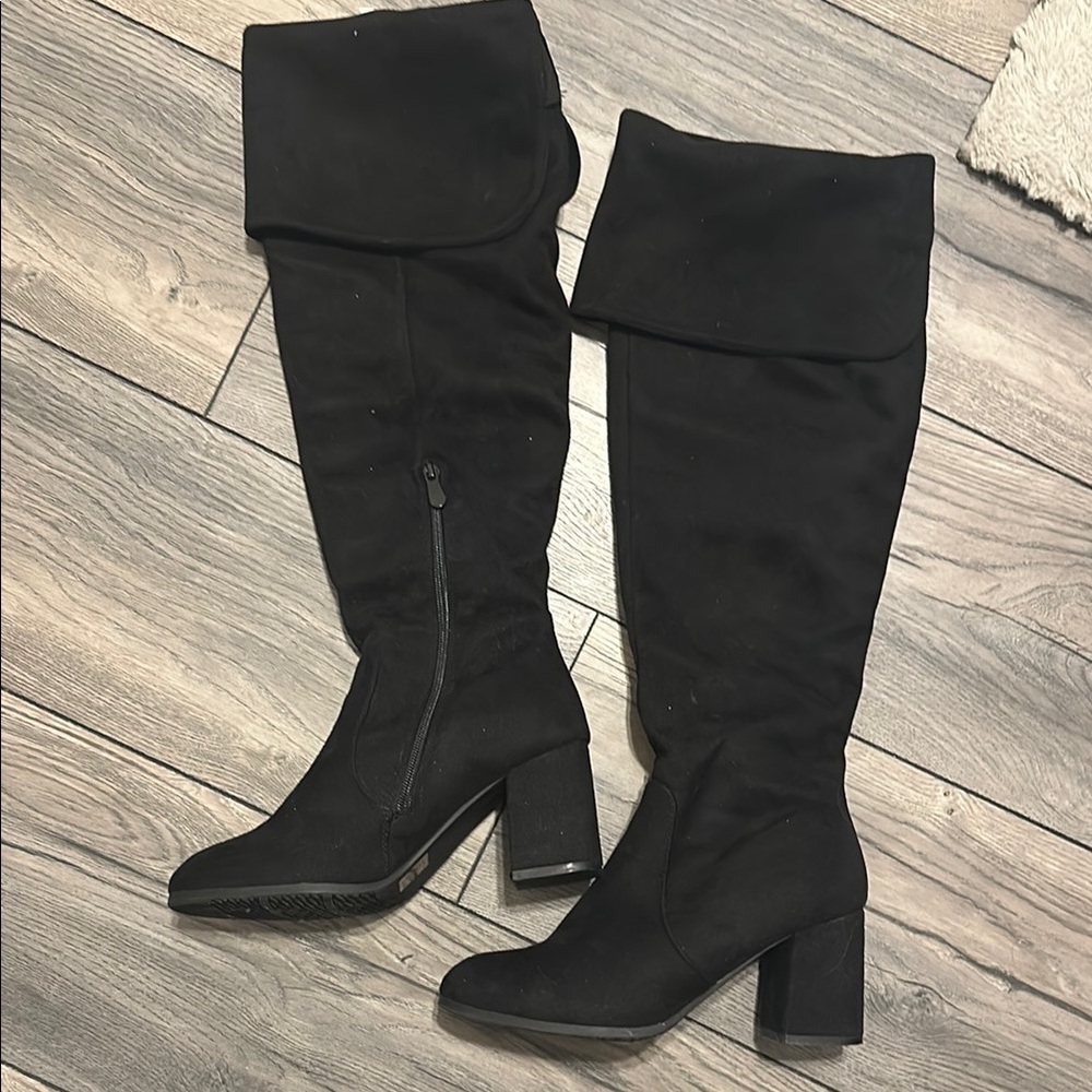 Dream Pairs Women's Black Over-the-Knee Boots, size 7.5